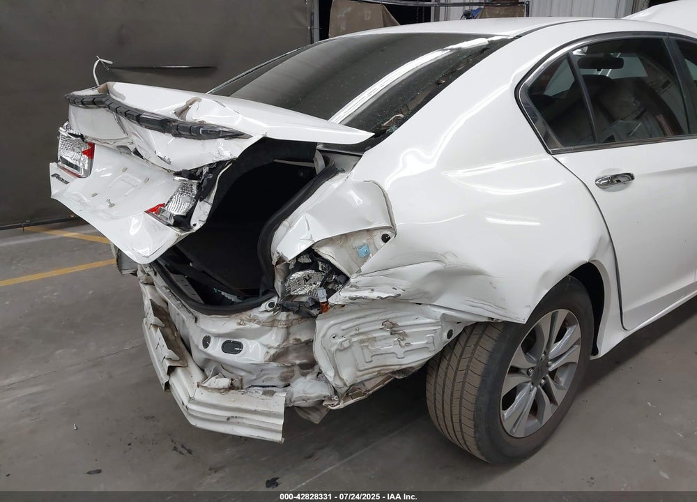 2013 HONDA ACCORD VIN: 1HGCR2F33DA211310