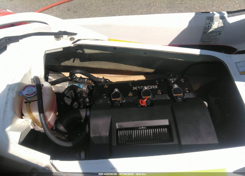 2017 SEA DOO RXT-300 VIN: CAYDV22432A717