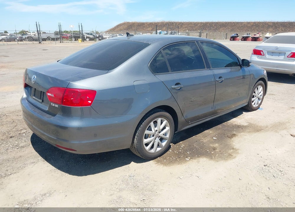 2011 VOLKSWAGEN JETTA VIN: 3VWDZ7AJ6BM392678