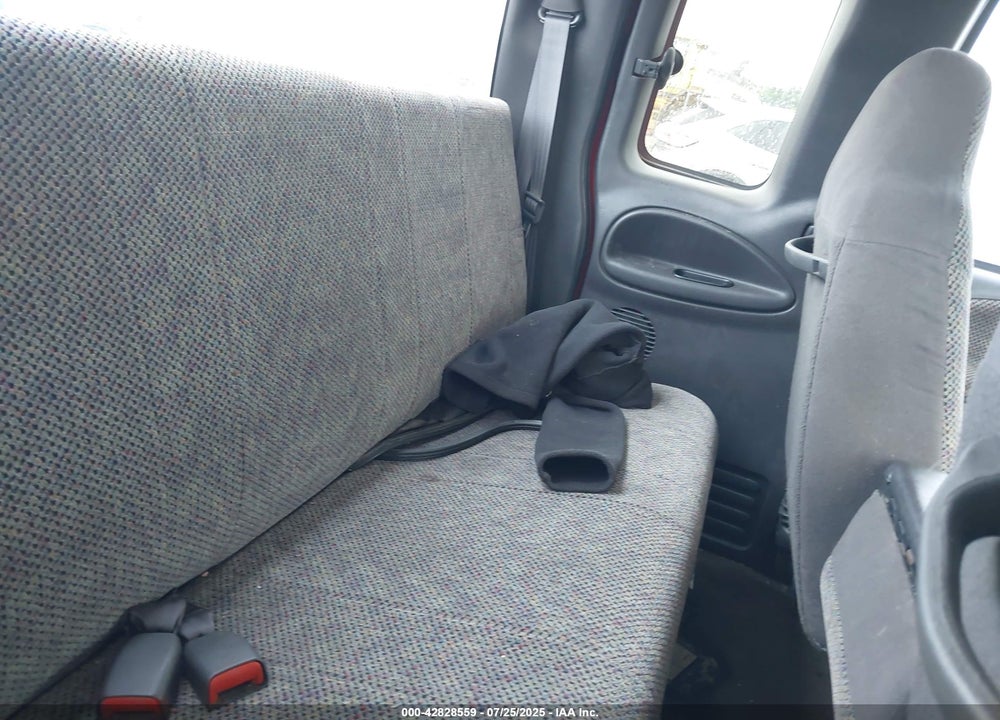 2000 DODGE RAM 1500 ST VIN: 3B7HF13Y2YG119166