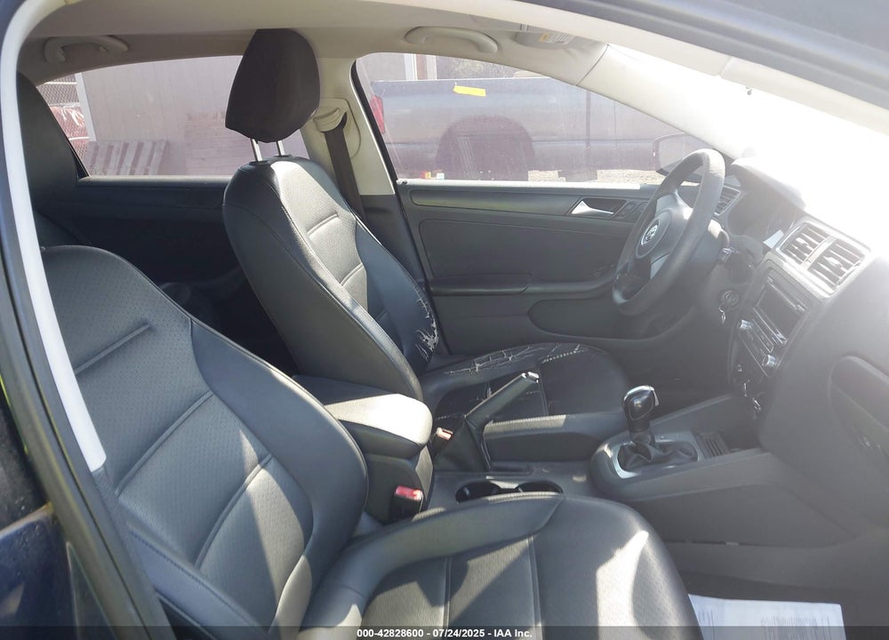 2014 VOLKSWAGEN JETTA VIN: 3VWD17AJ0EM367612