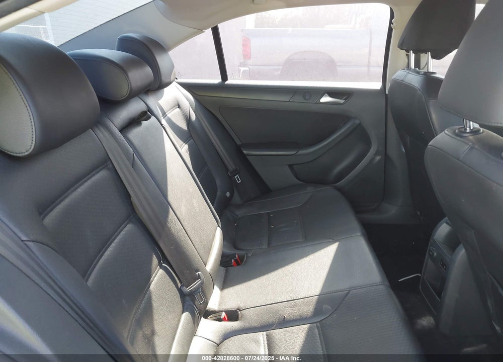 2014 VOLKSWAGEN JETTA VIN: 3VWD17AJ0EM367612