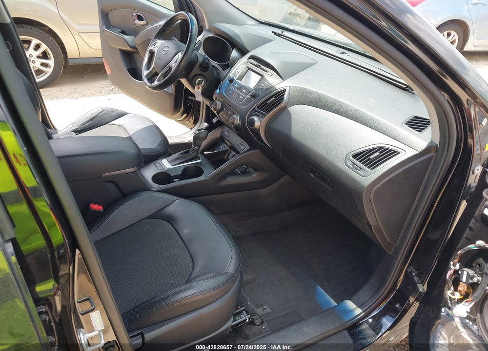 2015 HYUNDAI TUCSON SE VIN: KM8JU3AG2FU101382
