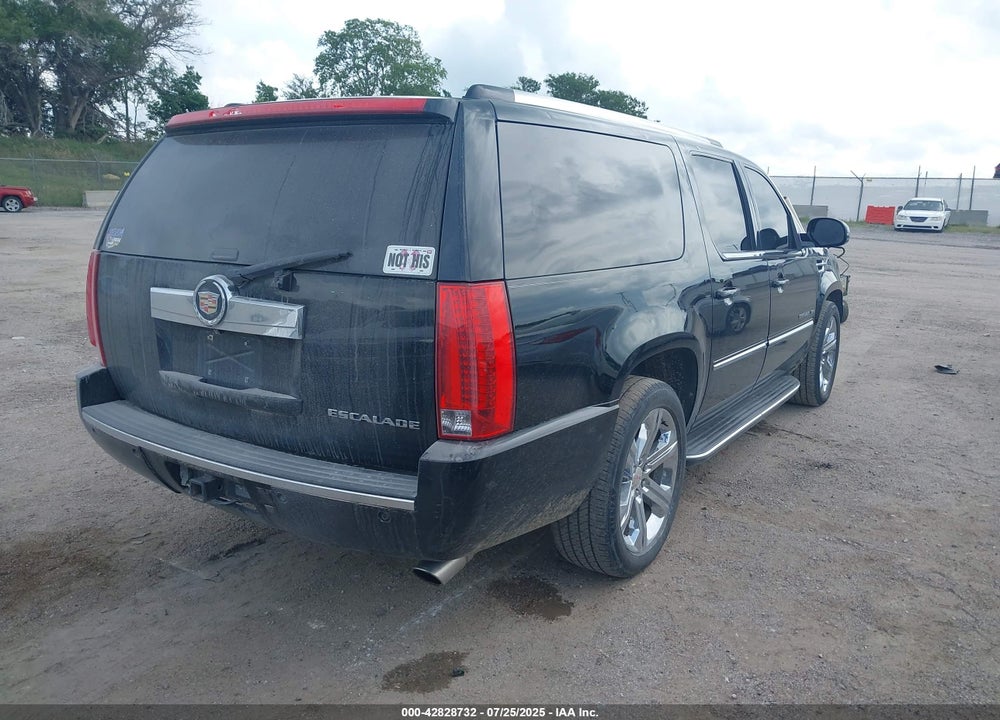 2014 CADILLAC ESCALADE ESV VIN: 1GYS4HEFXER197815