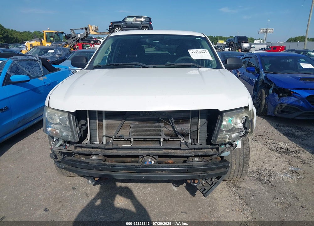 2014 CHEVROLET TAHOE VIN: 1GNLC2E02ER210120