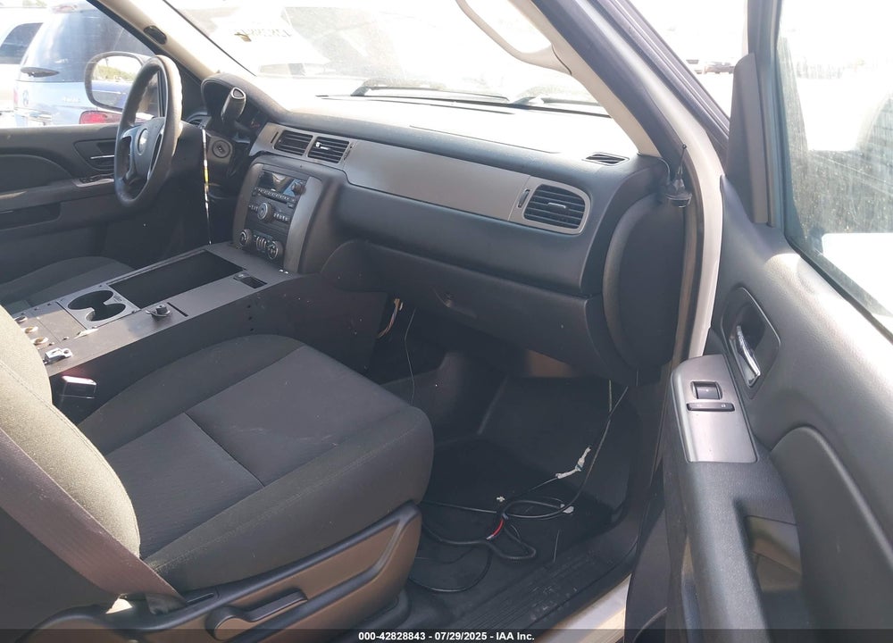 2014 CHEVROLET TAHOE VIN: 1GNLC2E02ER210120