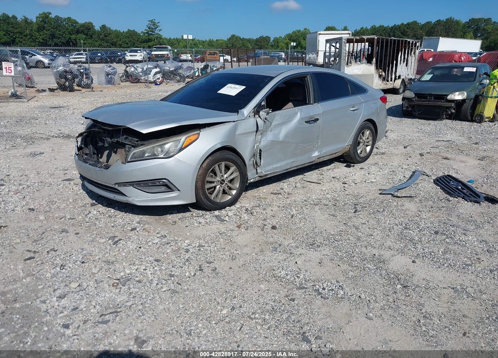 2015 HYUNDAI SONATA VIN: 5NPE24AF2FH082559
