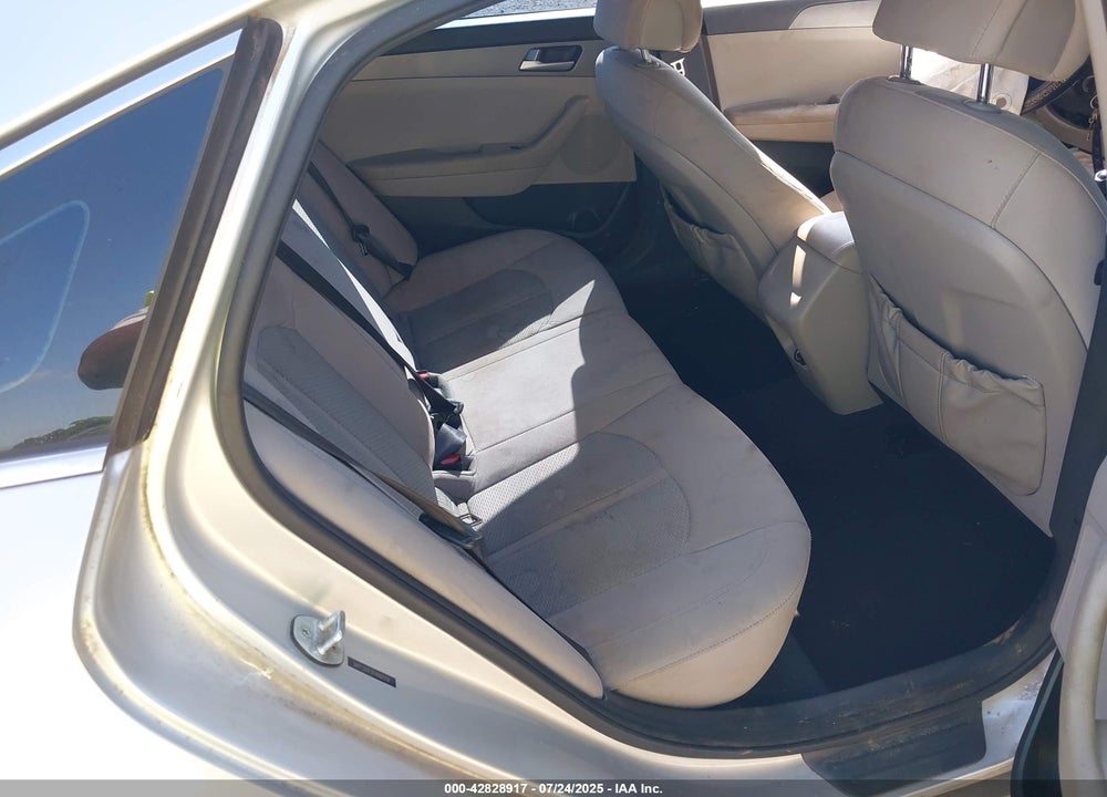 2015 HYUNDAI SONATA VIN: 5NPE24AF2FH082559