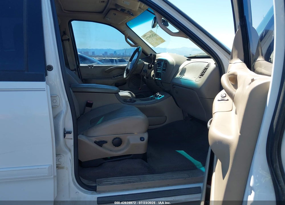 2002 FORD EXPEDITION VIN: 1FMPU18L22LA27043