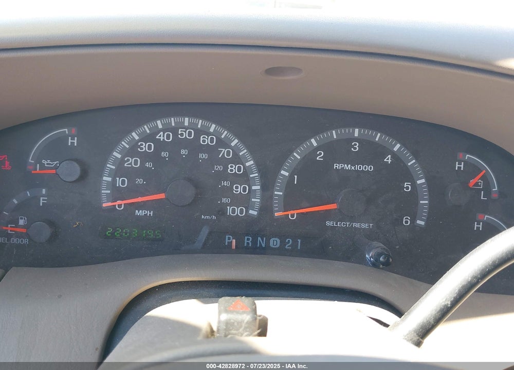 2002 FORD EXPEDITION VIN: 1FMPU18L22LA27043