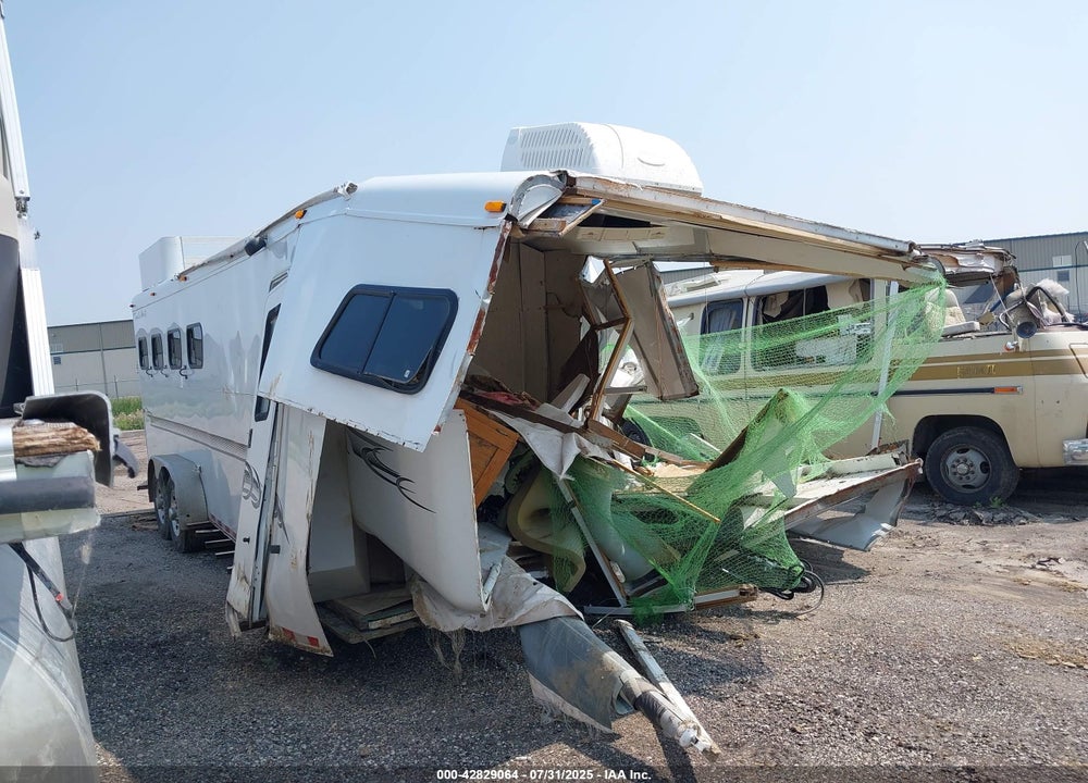 2002 TRAIL WEST 4 HORSE VIN: 49SH733262P018759