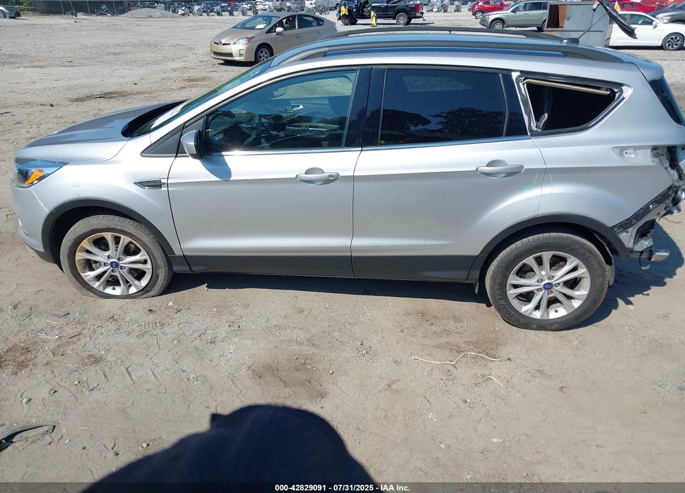2018 FORD ESCAPE SE VIN: 1FMCU9GD2JUD17119