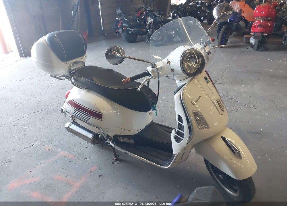 2010 VESPA GTS VIN: ZAPM459L5A5700194