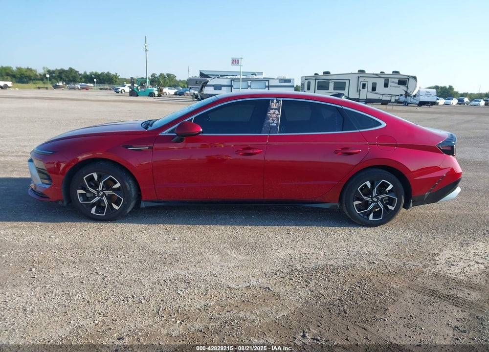 2024 HYUNDAI SONATA VIN: KMHL64JA2RA365812