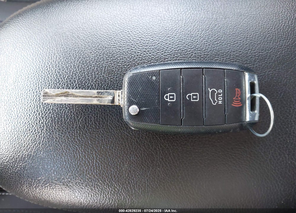 2016 KIA SOUL VIN: KNDJN2A2XG7839043
