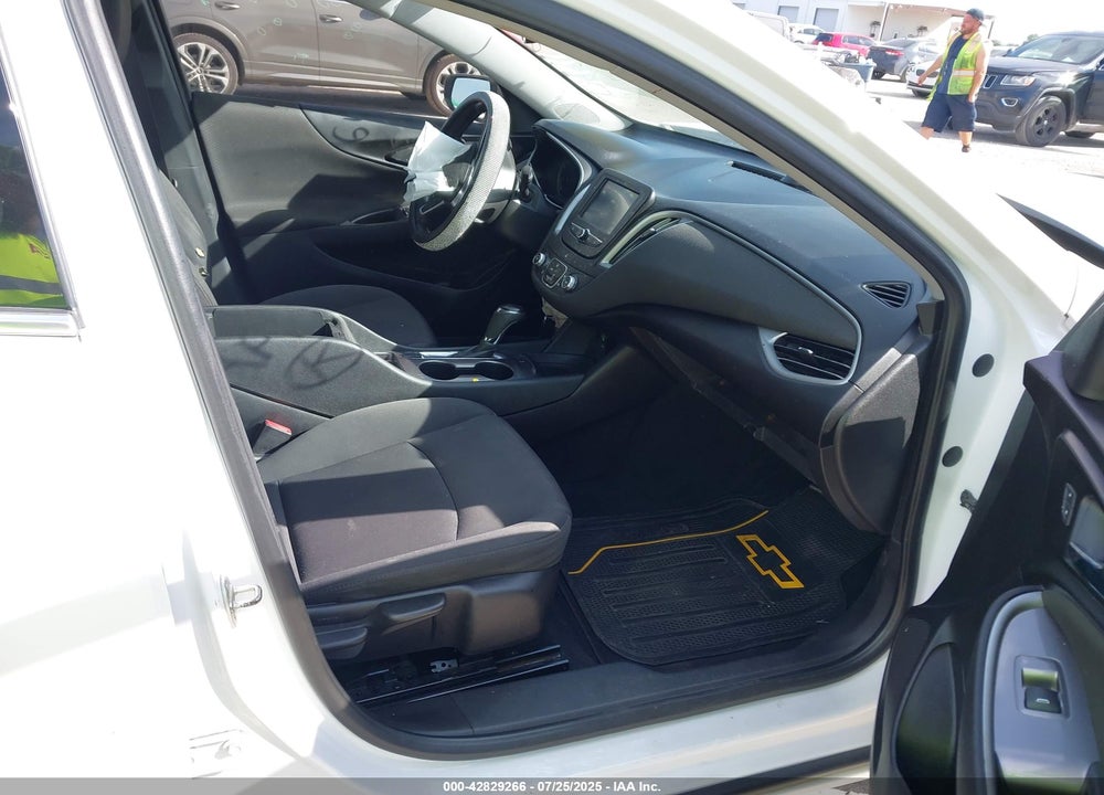 2018 CHEVROLET MALIBU VIN: 1G1ZB5ST1JF208031