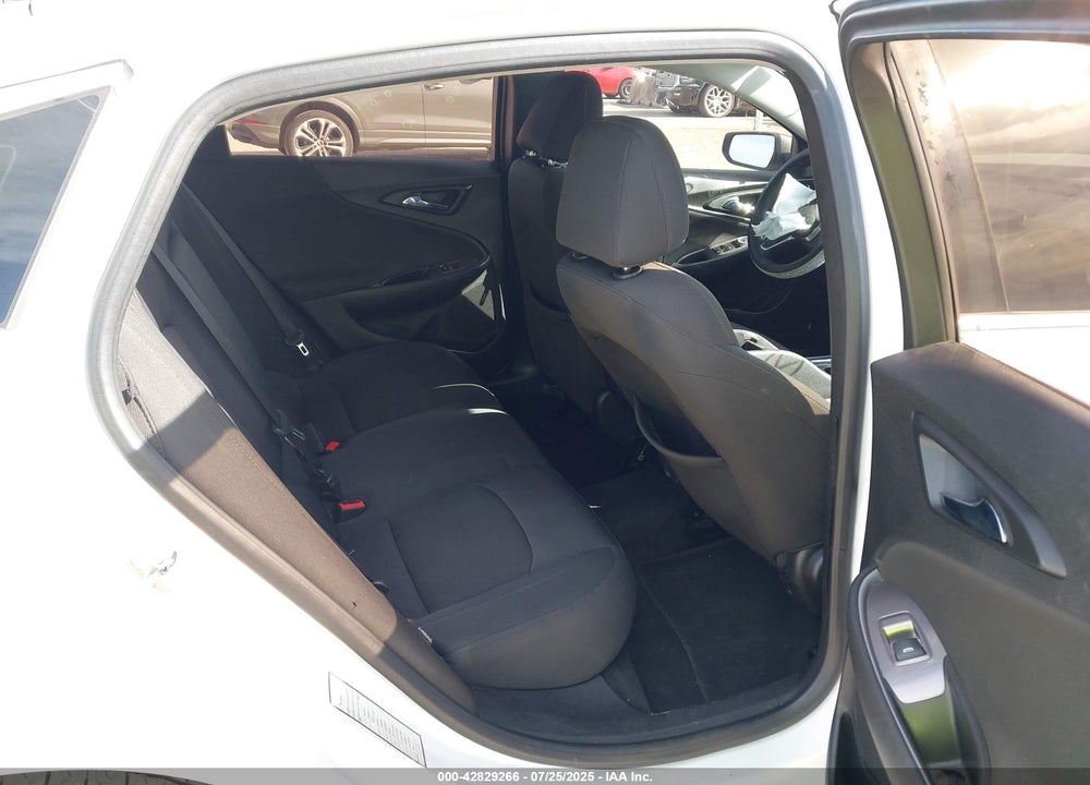 2018 CHEVROLET MALIBU VIN: 1G1ZB5ST1JF208031