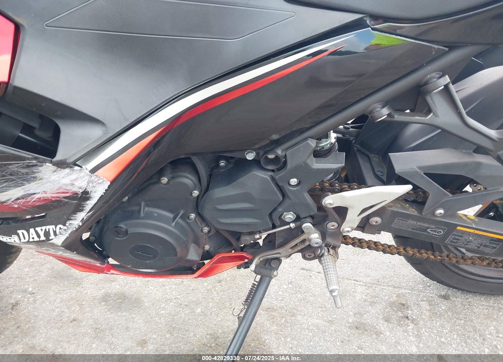 2019 KAWASAKI EX400 VIN: JKAEXKG18KDA33249