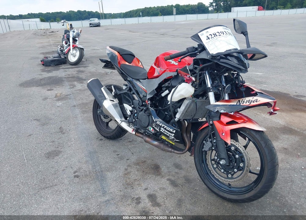 2019 KAWASAKI EX400 VIN: JKAEXKG18KDA33249