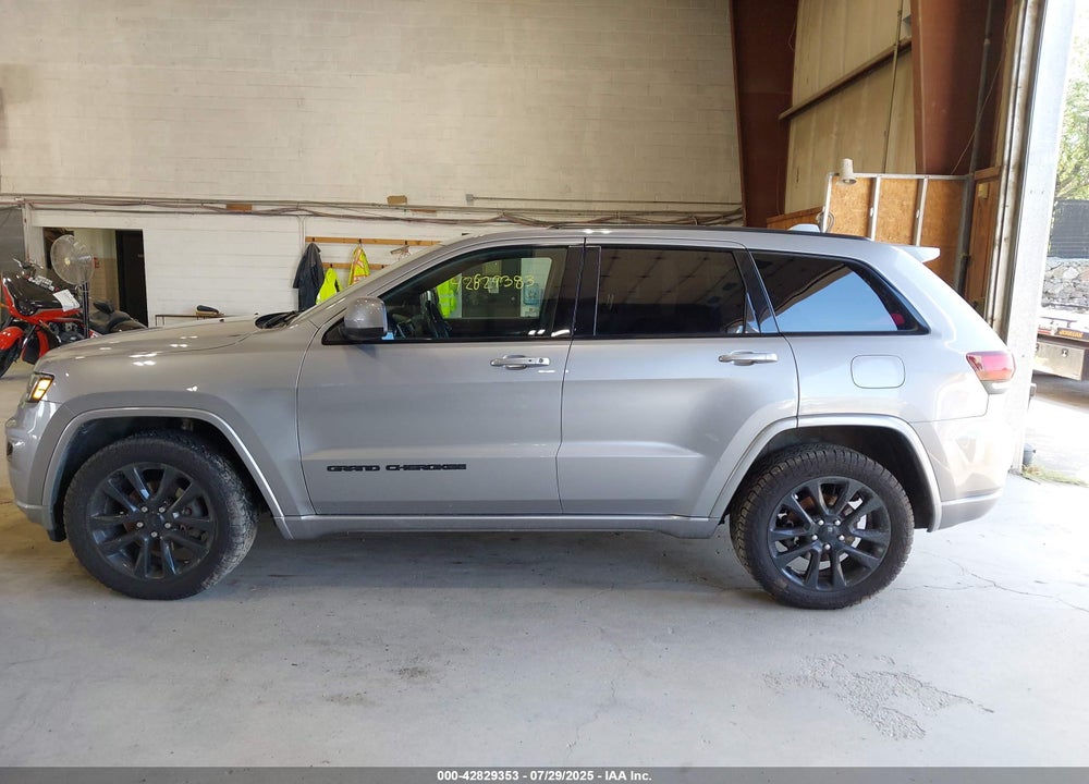 2017 JEEP GRAND CHEROKEE VIN: 1C4RJFAG7HC700627