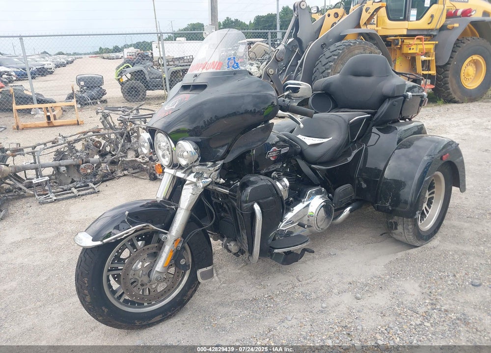 2022 HARLEY-DAVIDSON FLHTCUTG VIN: 1HD1MAF11NB855122