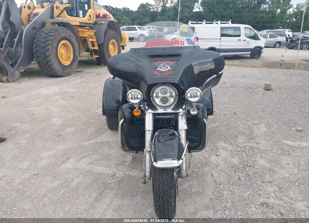 2022 HARLEY-DAVIDSON FLHTCUTG VIN: 1HD1MAF11NB855122