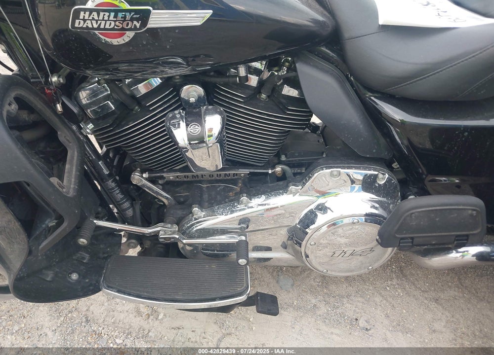 2022 HARLEY-DAVIDSON FLHTCUTG VIN: 1HD1MAF11NB855122