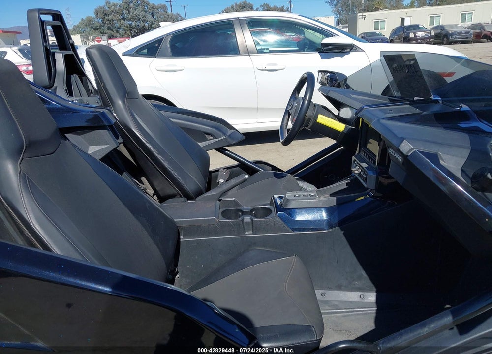 2021 POLARIS SLINGSHOT SL VIN: 57XAAPHD1M8145743