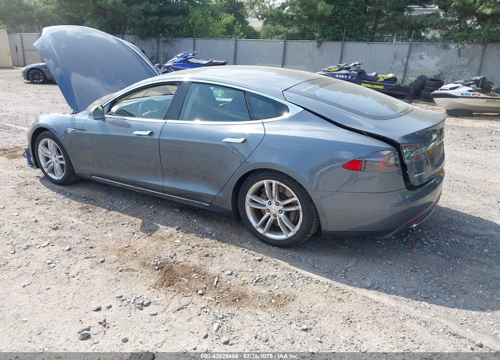 2013 TESLA MODEL S VIN: 5YJSA1CN7DFP04318