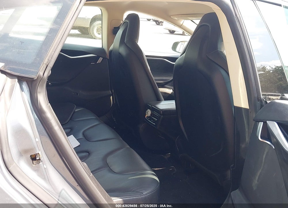 2013 TESLA MODEL S VIN: 5YJSA1CN7DFP04318