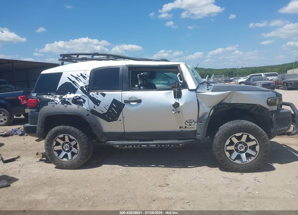 2008 TOYOTA FJ CRUISER VIN: JTEZU11FX8K005755