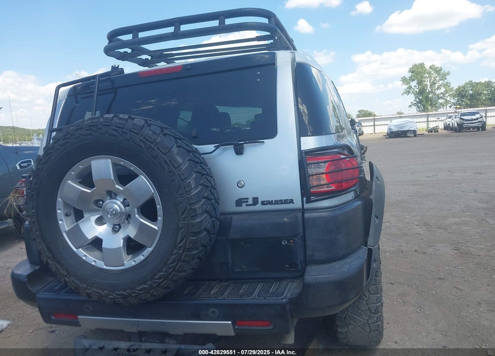 2008 TOYOTA FJ CRUISER VIN: JTEZU11FX8K005755
