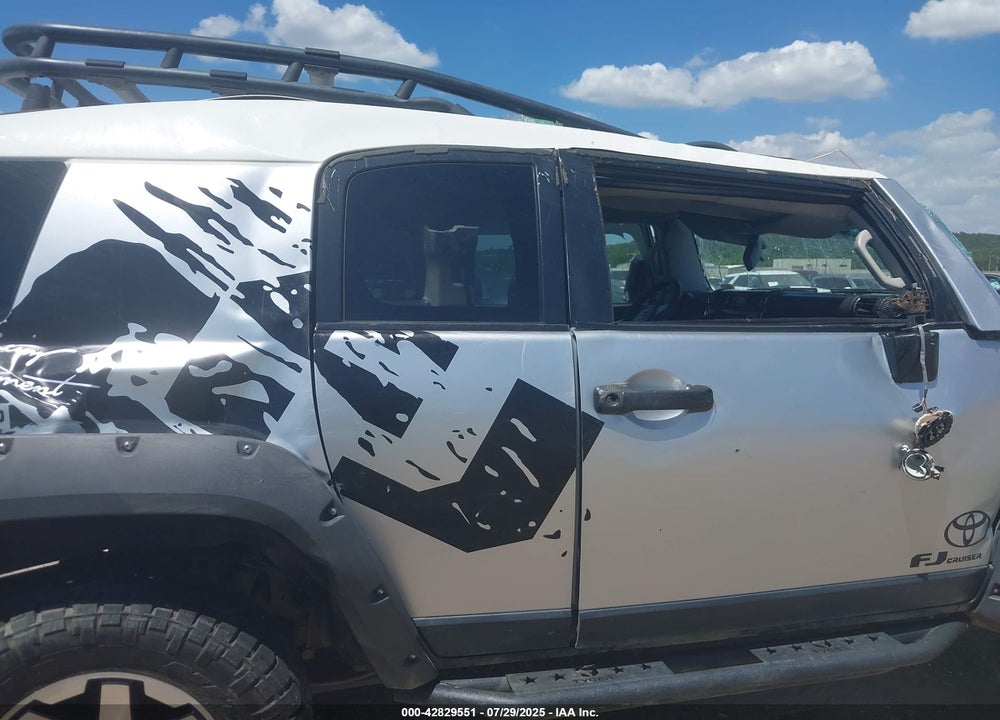 2008 TOYOTA FJ CRUISER VIN: JTEZU11FX8K005755