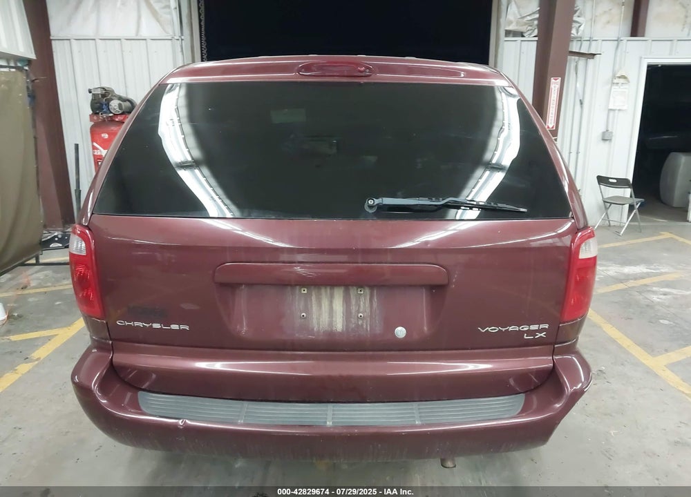 2003 CHRYSLER VOYAGER LX VIN: 1C4GJ45303B123358