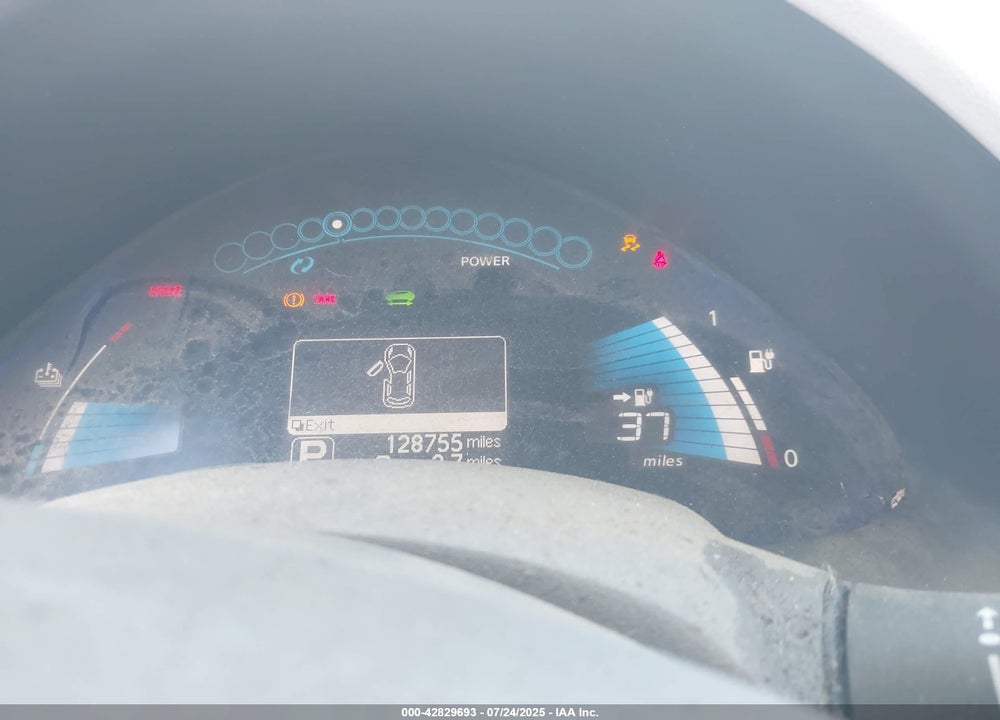 2011 NISSAN LEAF VIN: JN1AZ0CP5BT000230