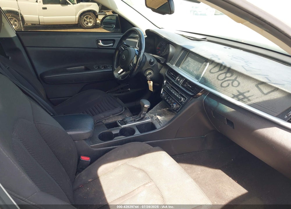 2019 KIA OPTIMA VIN: 5XXGT4L31KG330704