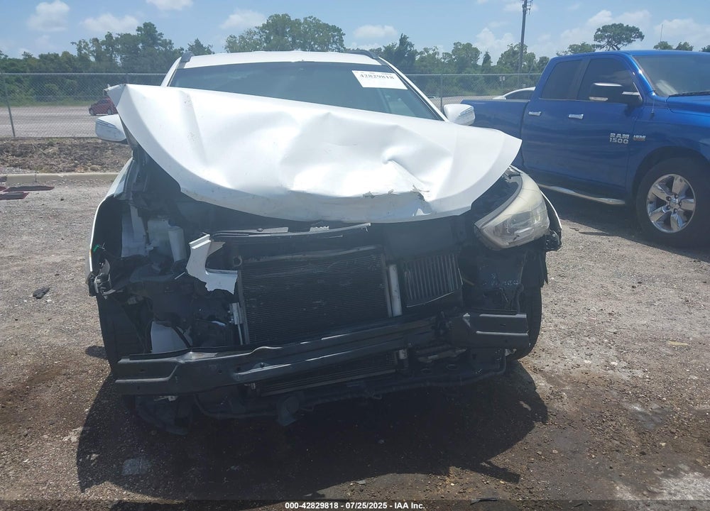 2013 HYUNDAI SANTA FE VIN: 5XYZU3LA8DG096865
