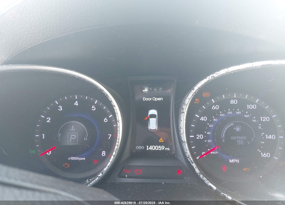 2013 HYUNDAI SANTA FE VIN: 5XYZU3LA8DG096865