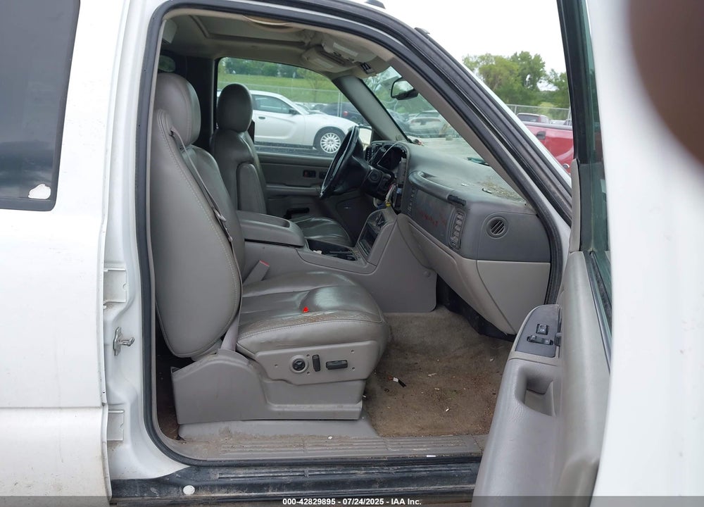 2005 CHEVROLET TAHOE Z71 VIN: 1GNEK13T05R148591