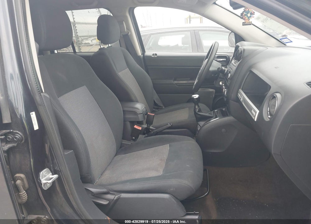2014 JEEP COMPASS VIN: 1C4NJCBB1ED645677