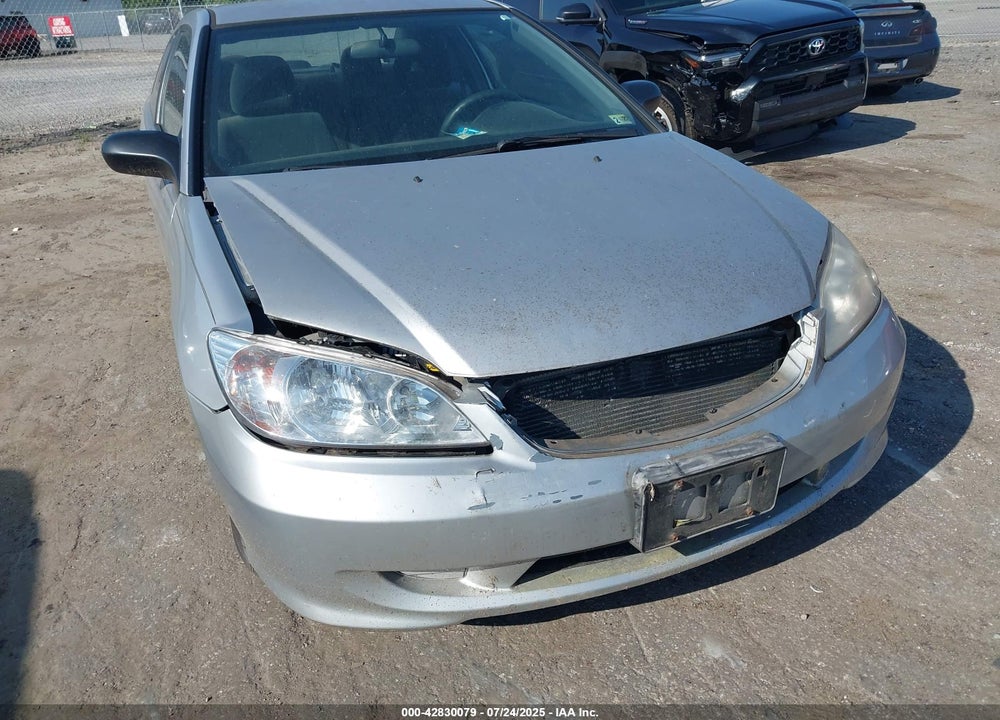 2005 HONDA CIVIC VIN: 1HGEM22535L075913