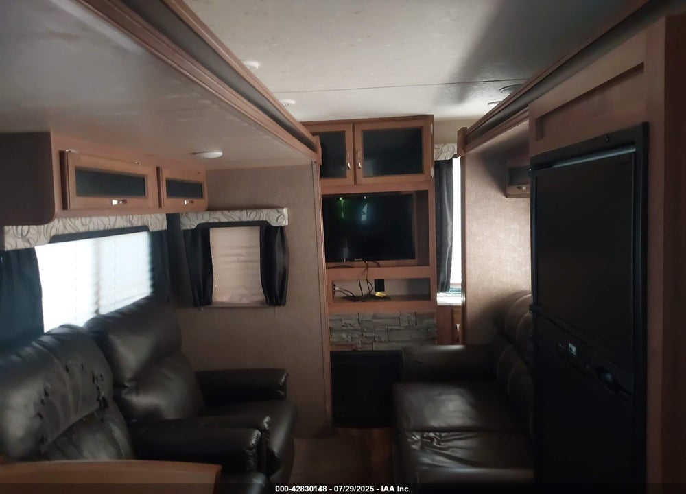 2018 FOREST RIVER CATALINA 333RETS VIN: 5ZT2CAYB2JX012184