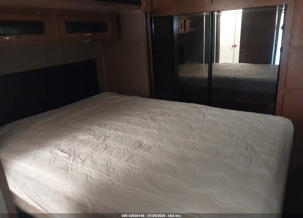 2018 FOREST RIVER CATALINA 333RETS VIN: 5ZT2CAYB2JX012184