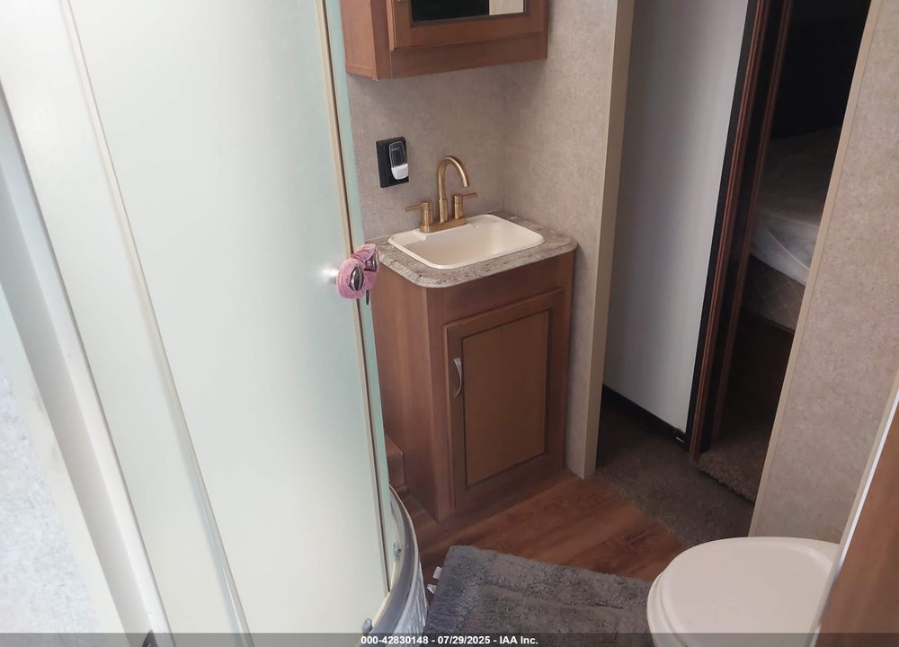 2018 FOREST RIVER CATALINA 333RETS VIN: 5ZT2CAYB2JX012184
