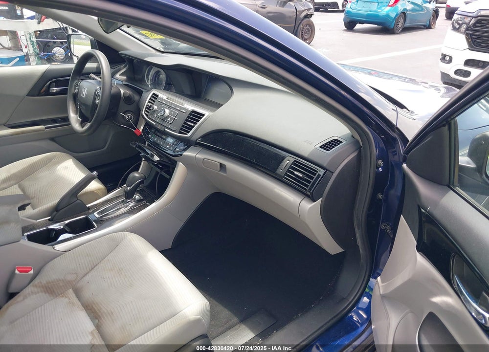 2017 HONDA ACCORD VIN: 1HGCR2F36HA247921