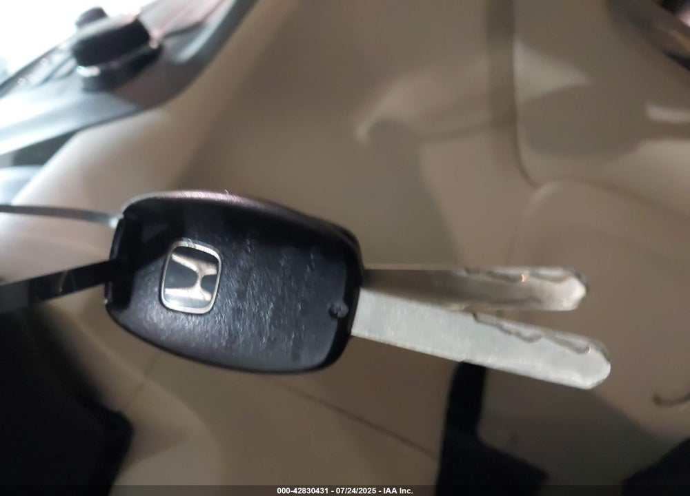 2011 HONDA CR-V VIN: 5J6RE4H44BL014065