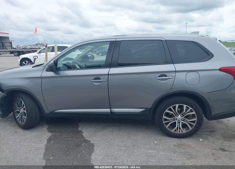 2018 MITSUBISHI OUTLANDER ES VIN: JA4AZ3A34JJ003543