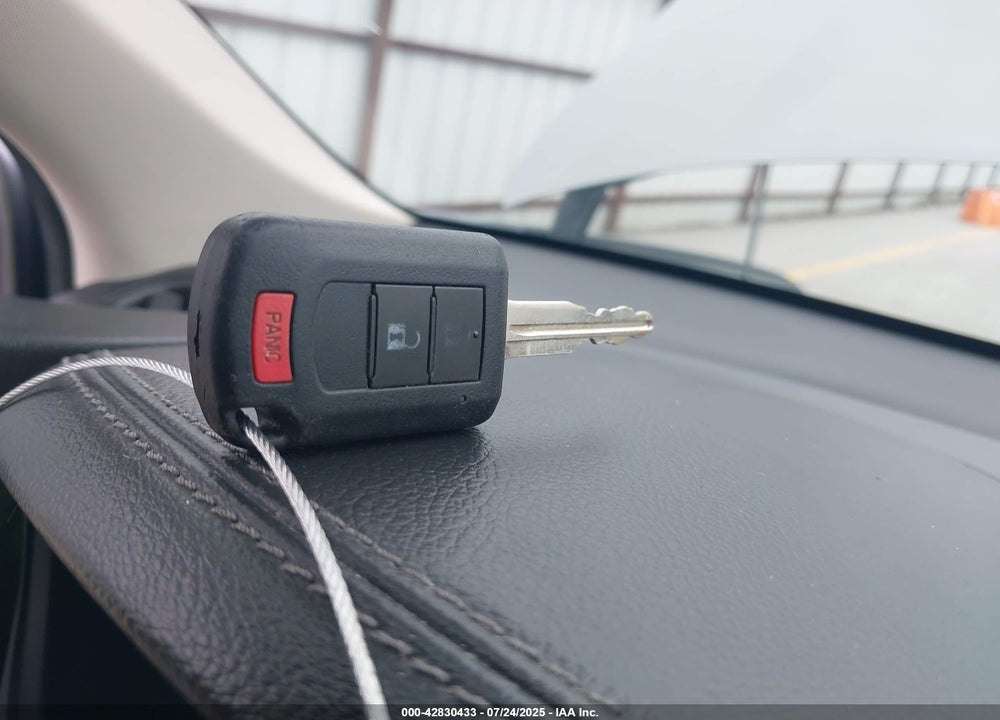 2018 MITSUBISHI OUTLANDER ES VIN: JA4AZ3A34JJ003543