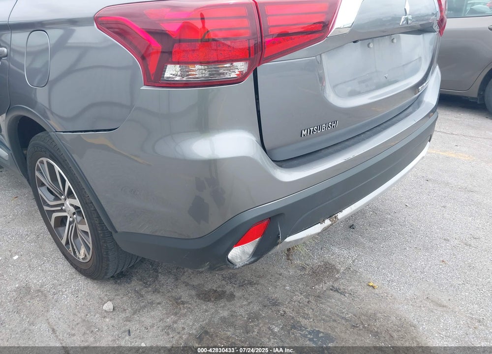 2018 MITSUBISHI OUTLANDER ES VIN: JA4AZ3A34JJ003543