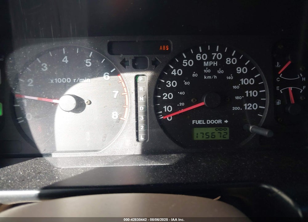 2000 ISUZU TROOPER LIMITED/LS/S VIN: JACDJ58X3Y7J18638